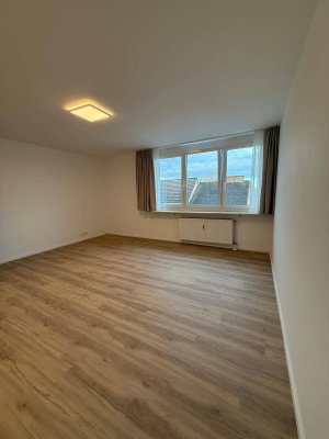 Helle, neu renovierte 1-Zimmer-Wohnung (36 m²) mit Tiefgarage in Wels