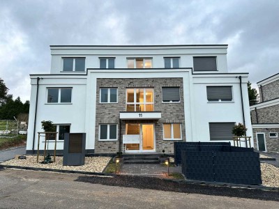 Penthouse-Wohnung mit großer Dachterrasse in hochwertiger Mehrfamilienvilla