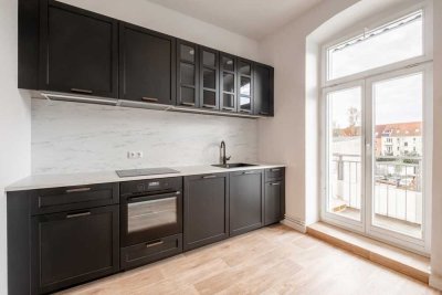 Charmante 2-Zimmer-Wohnung mit Sonnenbalkon * Altbau mit Stuck * frisch renoviert - WG-geeignet
