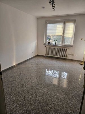 Vollständig renovierte 3 Zimmer-Wohnung mit Einbauküche direkt vom Eigentümer