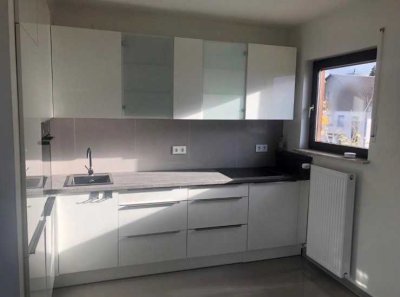 2-Zimmer-Wohnung mit Balkon und Küche in Karben