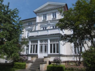 Gründerzeitvilla am Schlosspark mit Garten - 2,5 - Zimmerwohnung