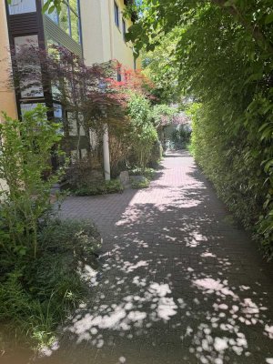 Sehr schöne, gepflegte Wohnung in kleiner Einheit in schöner Lage