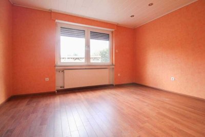 Großzügige 3-Zimmer-Wohnung mit Balkon und Garage -renovierungsbedürftig mit viel Potenzial