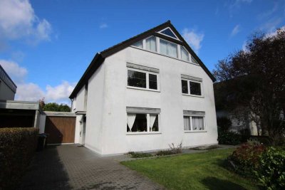 Seltene Rarität: 2 bis 3-Parteienhaus oder Zuhause für die Großfamilie mit Garten in Lövenich