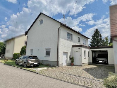 Grüner Wohntraum! Einfamilienhaus mit vermieteter Einliegerwohnung in Ingstetten