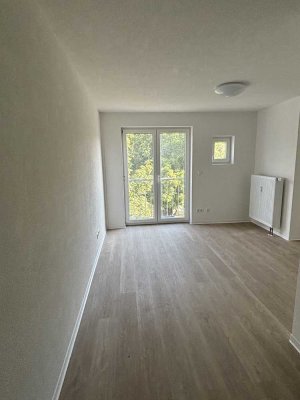 Erstbezug nach Sanierung: ansprechende 1-Zimmer-Wohnung mit Einbauküche in Albstadt