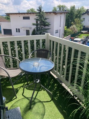 Helle 65m² Wohung mit Balkon