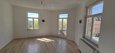 Provisionsfrei: Helle Altbauwohnung mit Balkon in Nürnberg St. Johannis