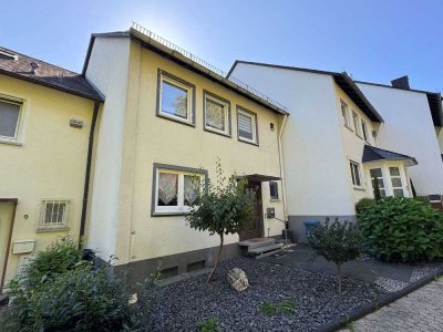 Familienfreundliches Reihenhaus mit Garten & Garage auf der Karthause