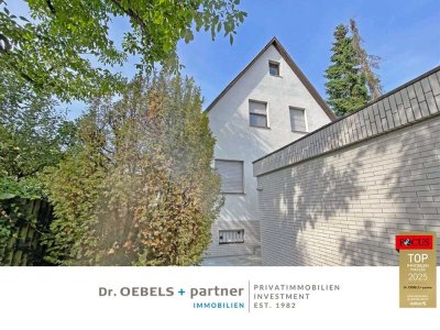 CHARMANTES EINFAMILIENHAUS AUF GROSSEM GRUNDSTÜCK MIT DOPPELGARAGE UND VIELSEITIGEM POTENTIAL
