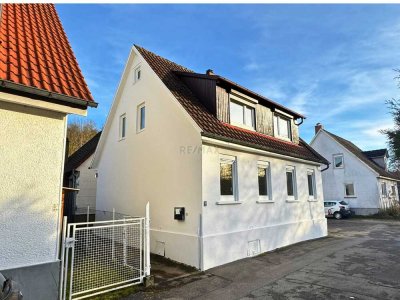 Klassiker trifft Komfort – Einfamilienhaus mit Charakter in Holzheim!