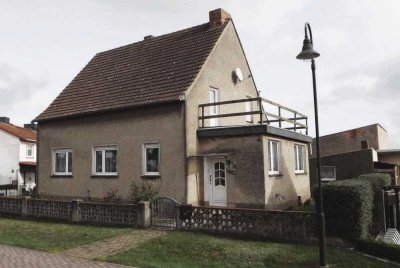 WOHNHAUS m. schönem GRUNDSTÜCK !
