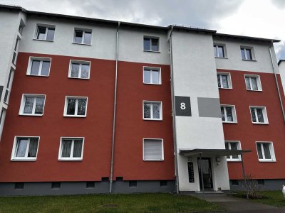 Wer will mich!? 2,5-Zimmer-Wohnung in zentraler Lage mit Einbauküche!