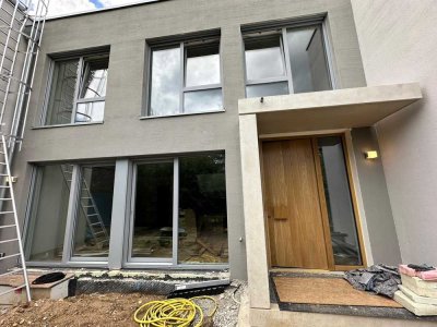 Neubau – Erstbezug: Modernes Familienhaus mit großer Terrasse, Spielkelle