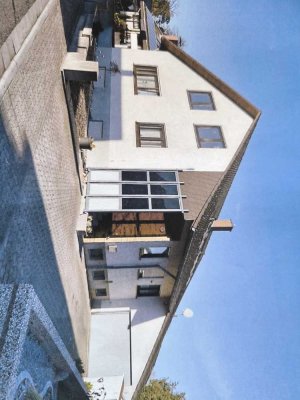 900 € - 105 m² - 3.5 Zi.