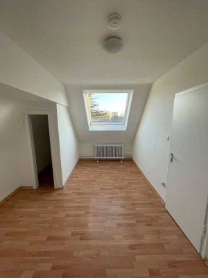 Charmantes 2-Zimmer-Dachgeschoss in Oberhausen – Gepflegt und zentral gelegen