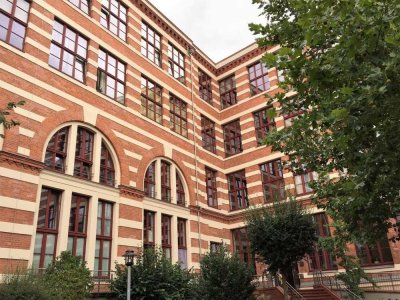 1 Zimmer Galerie-Loft mit Concierge, Dachterrasse und Bootsanleger