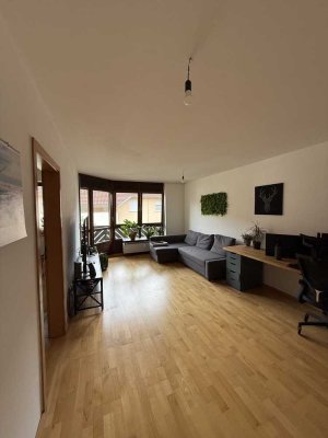 Geschmackvolle, gepflegte 2-Raum-Wohnung mit Balkon und Einbauküche in Ingolstadt