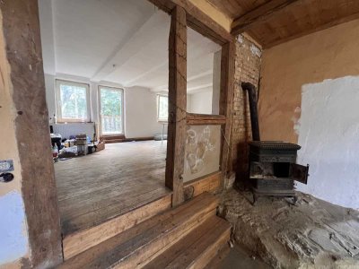 Handwerker aufgepasst: Fachwerkhaus zur Sanierung auf tollem Gartengrundstück Einbeck / Odagsen