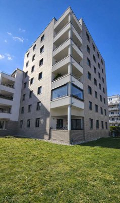 Exklusive 3-Zimmer-Wohnung mit Terrasse, Einbauküche, Fernwärme und zwei Bädern in Dresden-Striesen