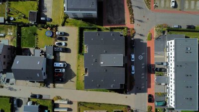 Altersgerechte und neuwertige 3-Zimmerwohnung mit Aufzug und Balkon in toller Lage von Laboe