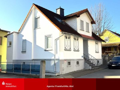 Neu-Anspach! Wunderschönes kleines freistehendes Haus.