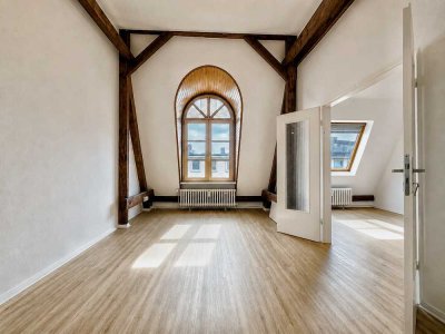 Großzügige Dachgeschosswohnung mit Terrasse in Spandau!