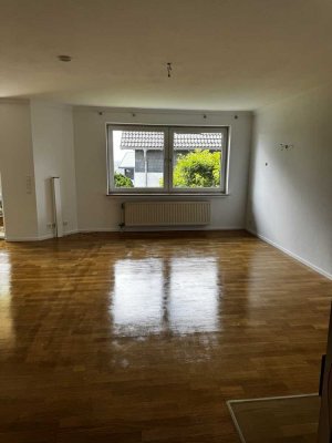 Stilvolle 3-Zimmer-Erdgeschosswohnung mit gehobener Innenausstattung mit Wintergarten und Kamin