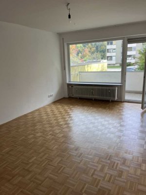 Modernisierte 2-Zimmer-Wohnung mit zwei Balkonen und Blick ins Grüne in Untergiesing