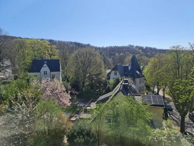 Sonnige 2-Zimmer Maisonette-Dachgeschosswohnung (Jugendstilvilla) mit Ausblick über das Zooviertel