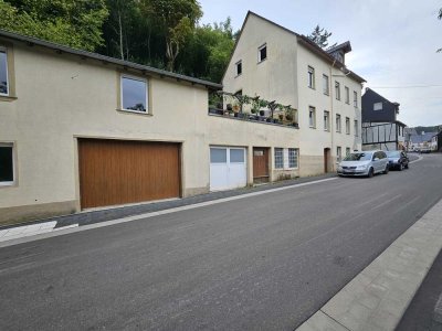 � Großzügige 8-Zimmer-Wohnung in ruhiger Lage von Enkirch.