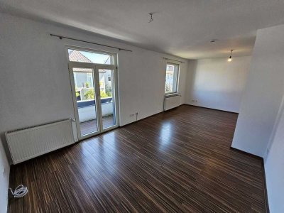 Top ausgestattete 2 Zimmer-Altbau-Wohnung + 2 Balkonen (West und Ost) nähe REWE-Center