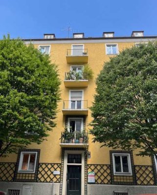 GROSSZÜGIGE, GEMÜTLICHE 3-ZI-ALTBAUWOHNUNG