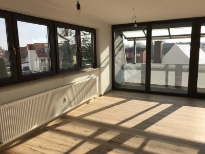 Stilvolle, neuwertige 4-Zimmer-Maisonette-Wohnung mit Balkon in Ingolstadt
