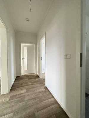 Erstbezug nach Sanierung! 3-Raum-Wohnung mit Balkon und Tageslichtbad!