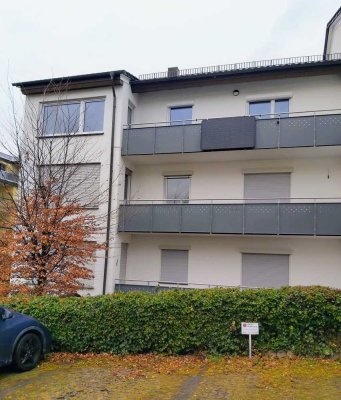 Ruhig wohnen in bester Lage: Helle 3,5-4 Zimmer Wohnung mit Balkon in Fellbach-Schmiden