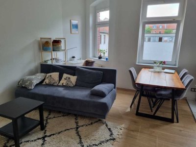 Charmante und großzügige und zentrumsnahe Wohnung inklusive Küche mit Balkonoption WG geeignet