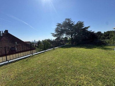 Rückzugsort in bester Lage - mit Dachgarten &amp; Garage!