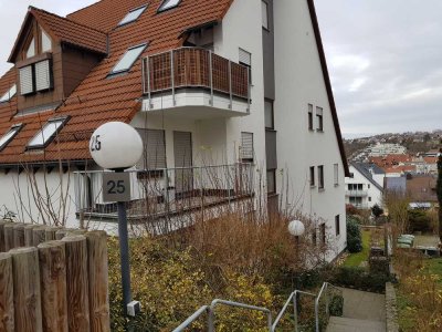 1,5 Zimmer Erdgeschoss Wohnung in einem kleinen ruhigen Mehrfamilienhaus mit Terrasse und Tiefgarage