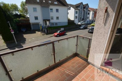 5779: Frisch sanierte 3-Zimmer-Wohnung mit Einzelgarage in ruhiger lage!