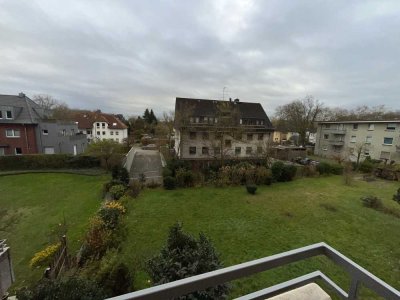 Helle 3-Zimmer Wohnung mit Balkon im 2. OG in Duisburg-Dellviertel