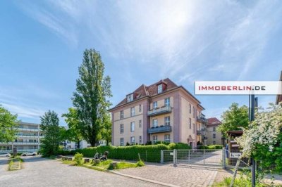 IMMOBERLIN.DE - Helle Altbauwohnung mit Balkon & Pkw-Stellplatz in harmonischer Lage