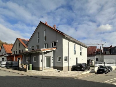 Viel Platz, viel Sonne – hochwertige Doppelhaushälfte von 2019