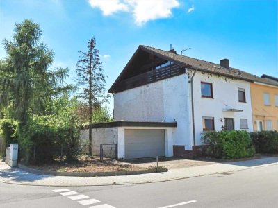 Doppelhaushälfte mit großem Grundstück in Karlsdorf-Neuthard, OT Neuthard!