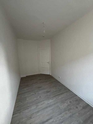 Frisch sanierte 1,5 Zimmer Wohnung zum 01.03.2026