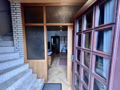 Sehr schönes und modernisiertes 1-2 Familienhaus mit großer PV Anlage