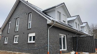 Wohnen mit Charakter: Einfamilienhaus aus 2024 in Osnabrück-Pye