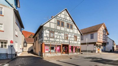 Altbau-Juwel: Wohnen und Gewerbe unter einem Dach – ZFH mit Gewerbeeinheit von ca. 145 QM