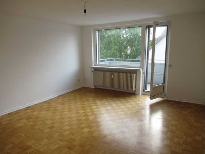 Uninähe. 2 -Zi.- Whg. mit Balkon, Garage und EBK. Prima Lage in Herrenhausen.